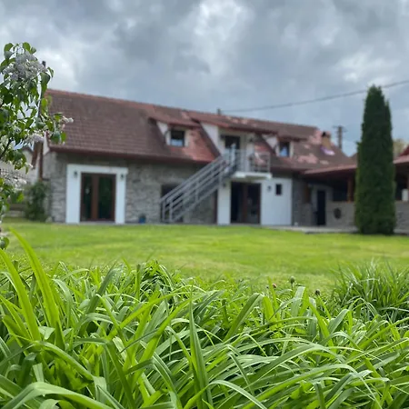 Casa De Piatra * Porumbacu de Sus